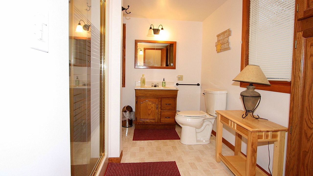 Photo of Bathroom in Suring