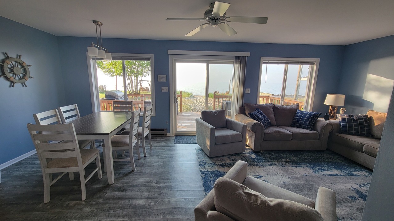 Photo of Livingroom in Port Austin