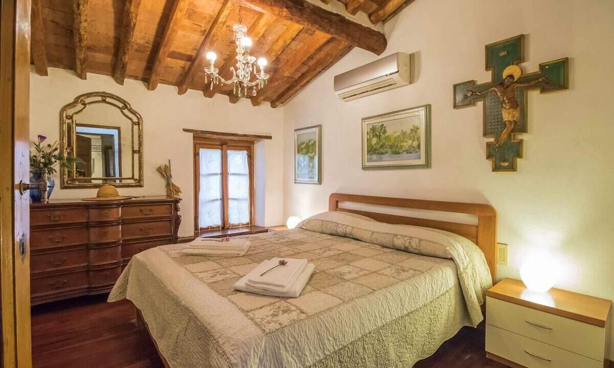 Photo of Bedroom in San Concordio di Moriano
