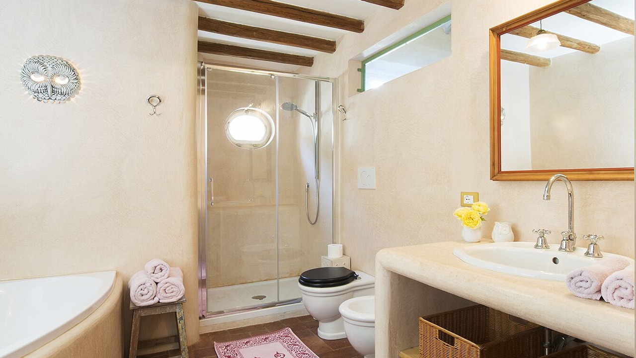 Photo of Bathroom in Marti