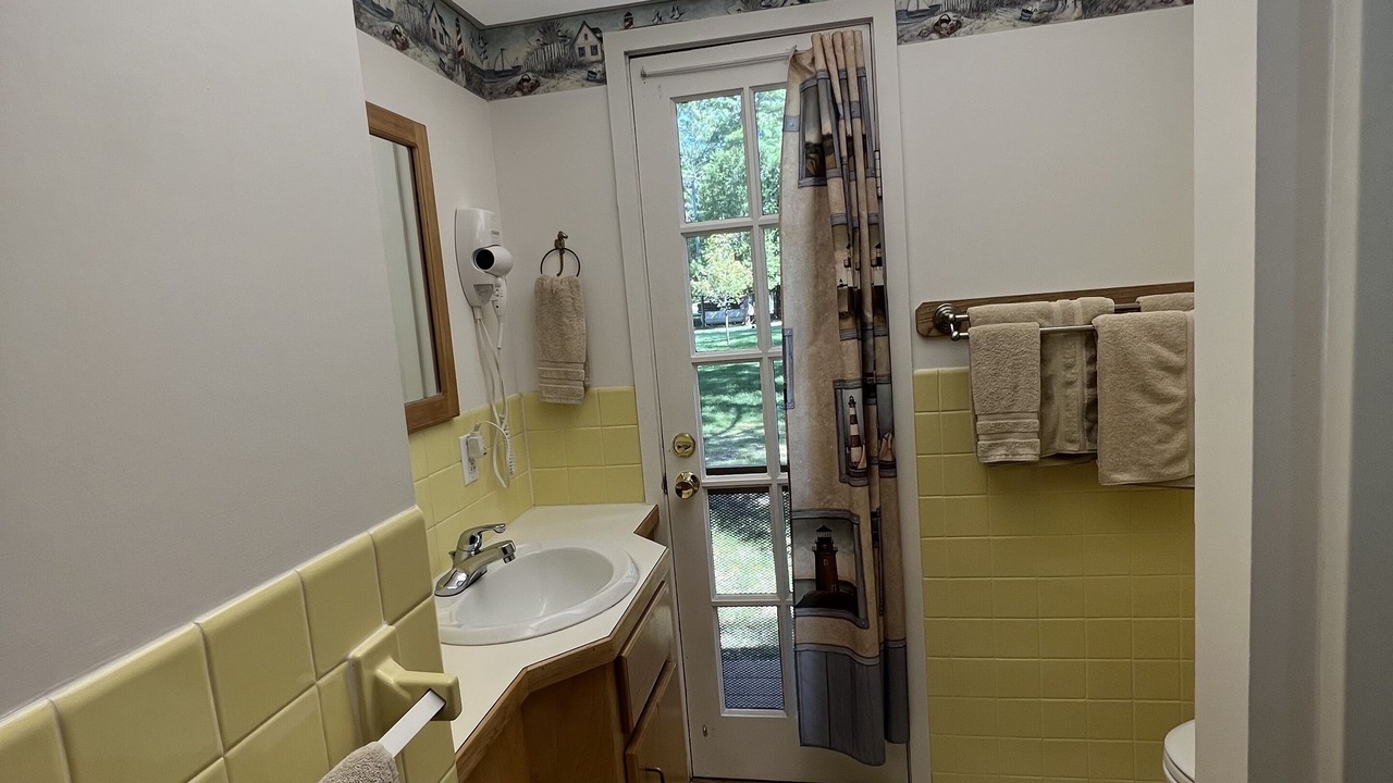 Photo of Bathroom in Glen Arbor