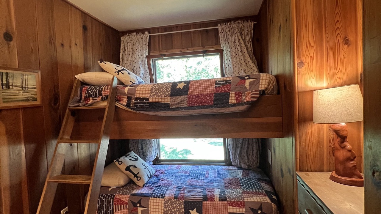 Photo of Bedroom in Glen Arbor