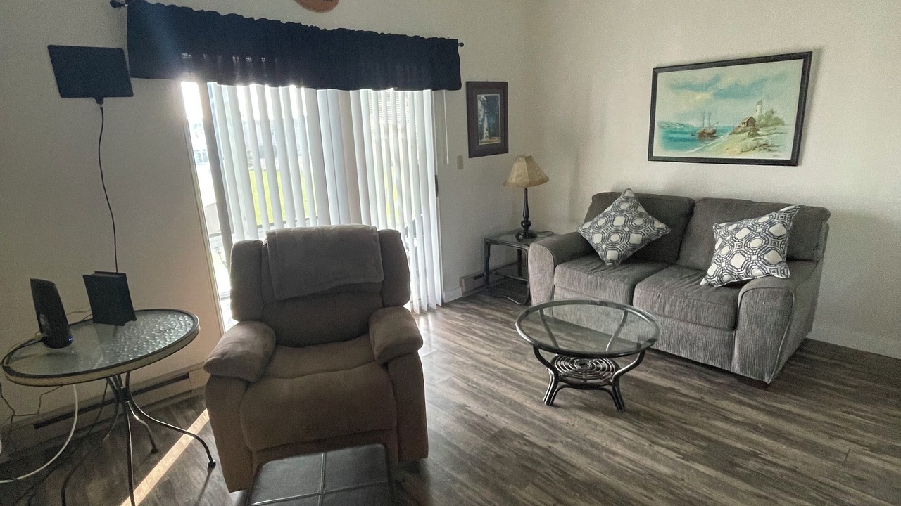 Photo of Livingroom in Oak Harbor