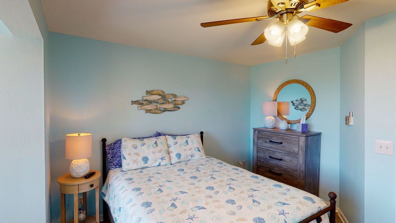 Photo of Bedroom in Oak Harbor