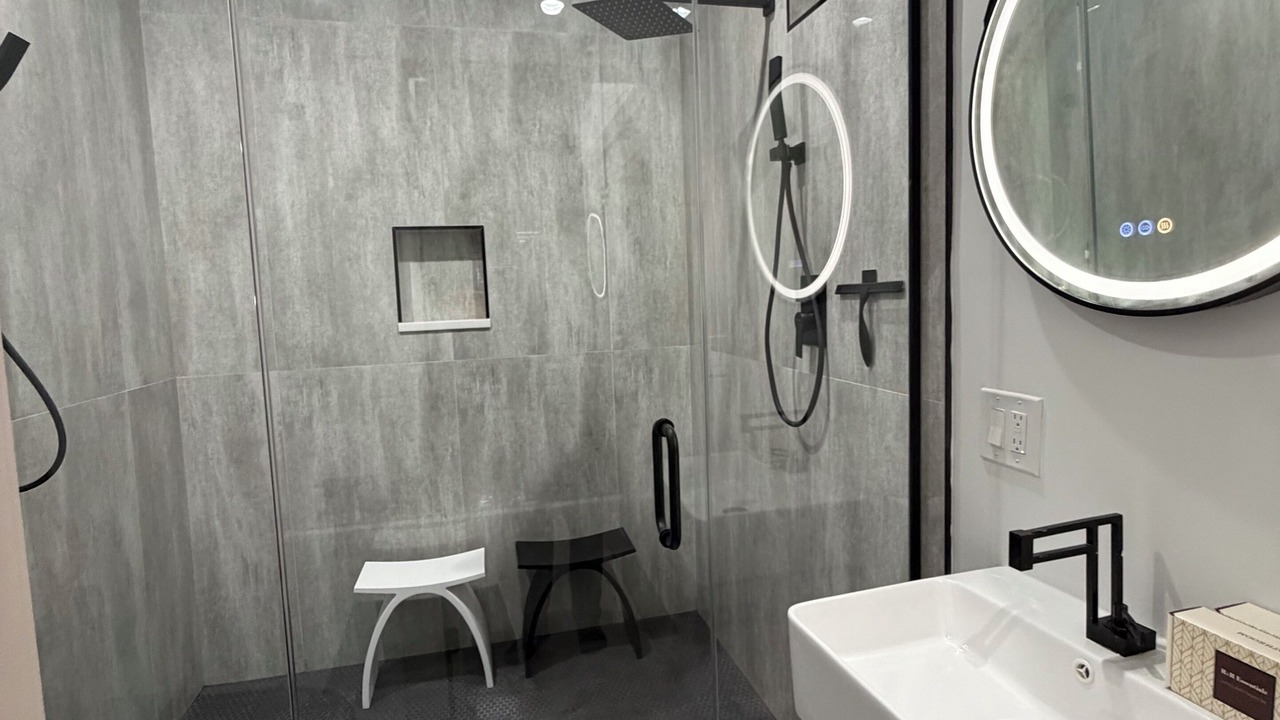 Photo of Bathroom in Grand Boulevard