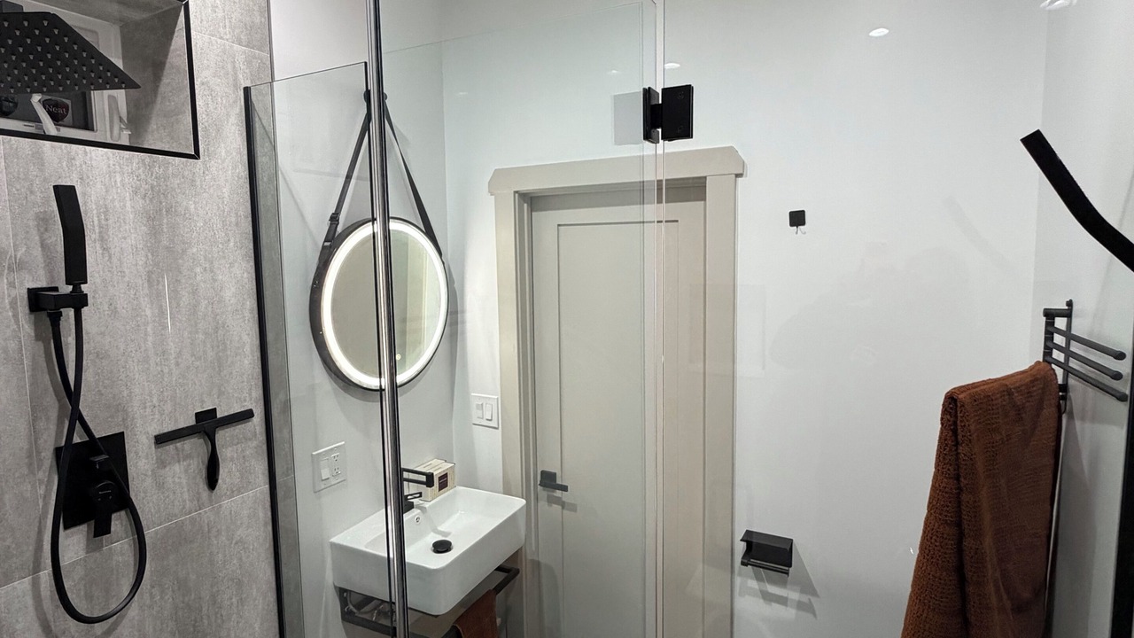 Photo of Bathroom in Grand Boulevard