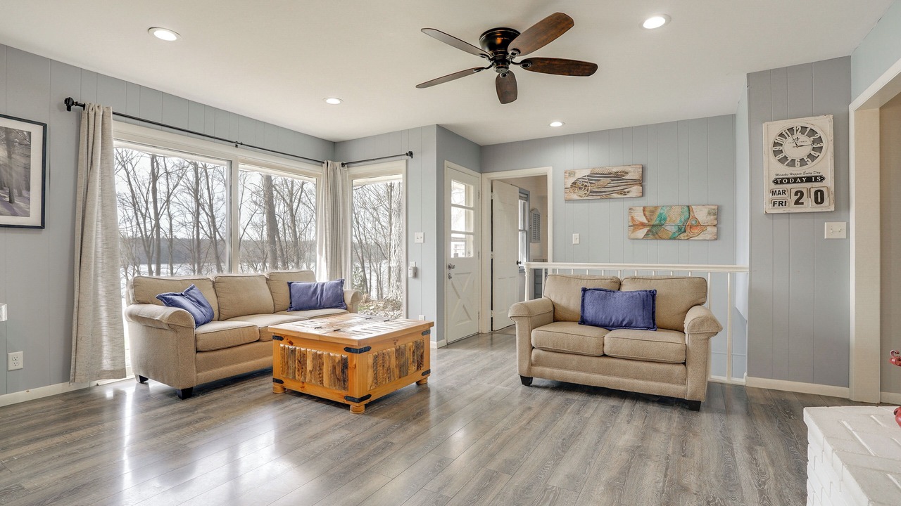 Photo of Livingroom in Allegan