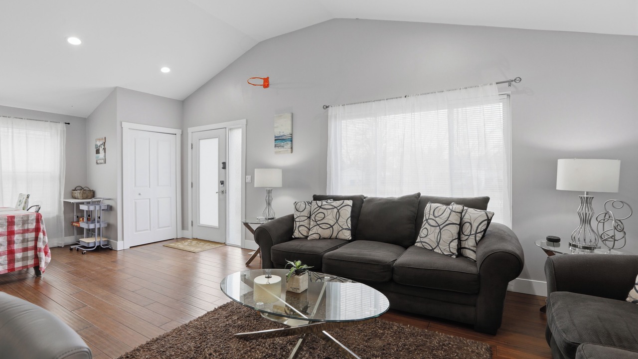 Photo of Livingroom in Madison Heights