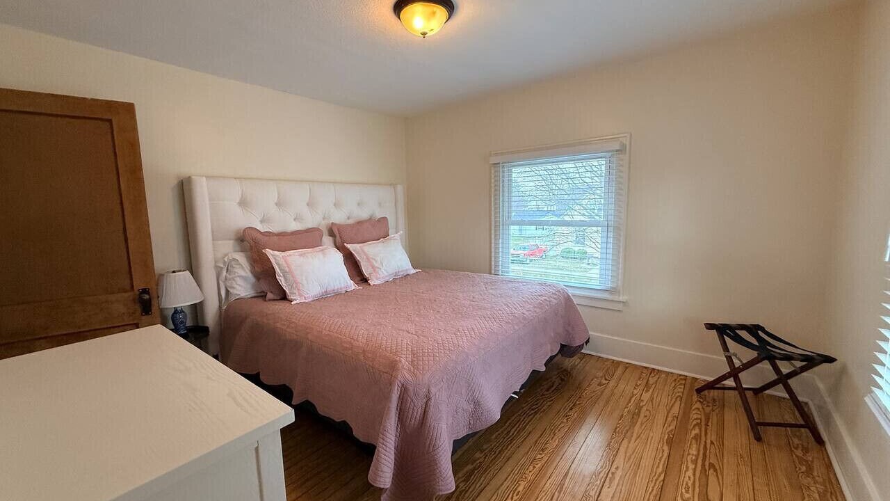 Photo of Bedroom in Bay City