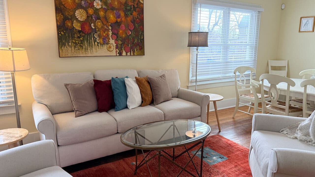 Photo of Livingroom in Bay City