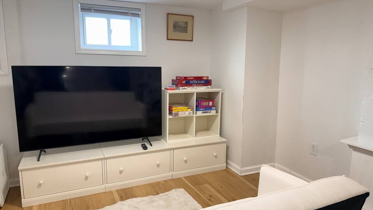 Photo of Livingroom in Bay City