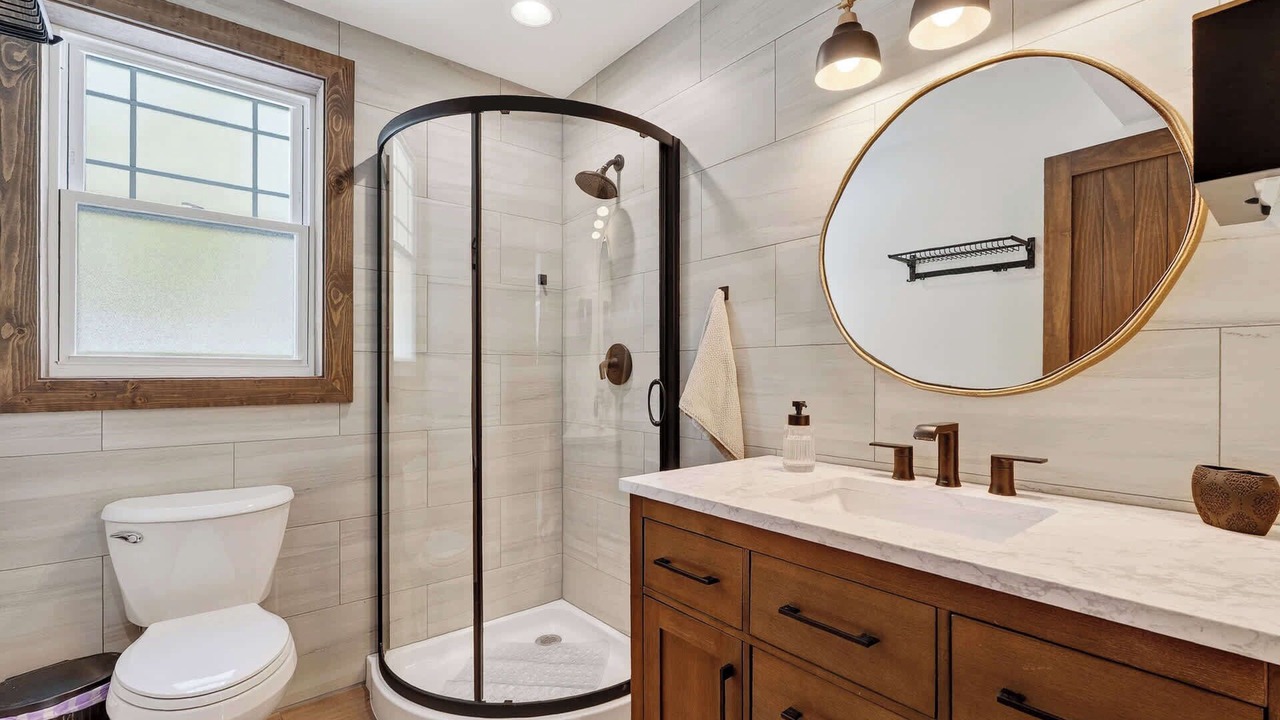 Photo of Bathroom in Baileys Harbor
