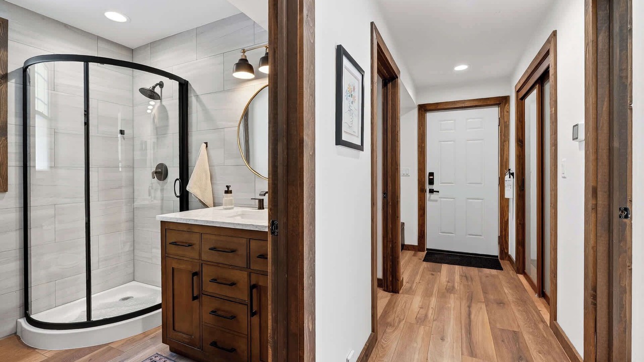 Photo of Bathroom in Baileys Harbor