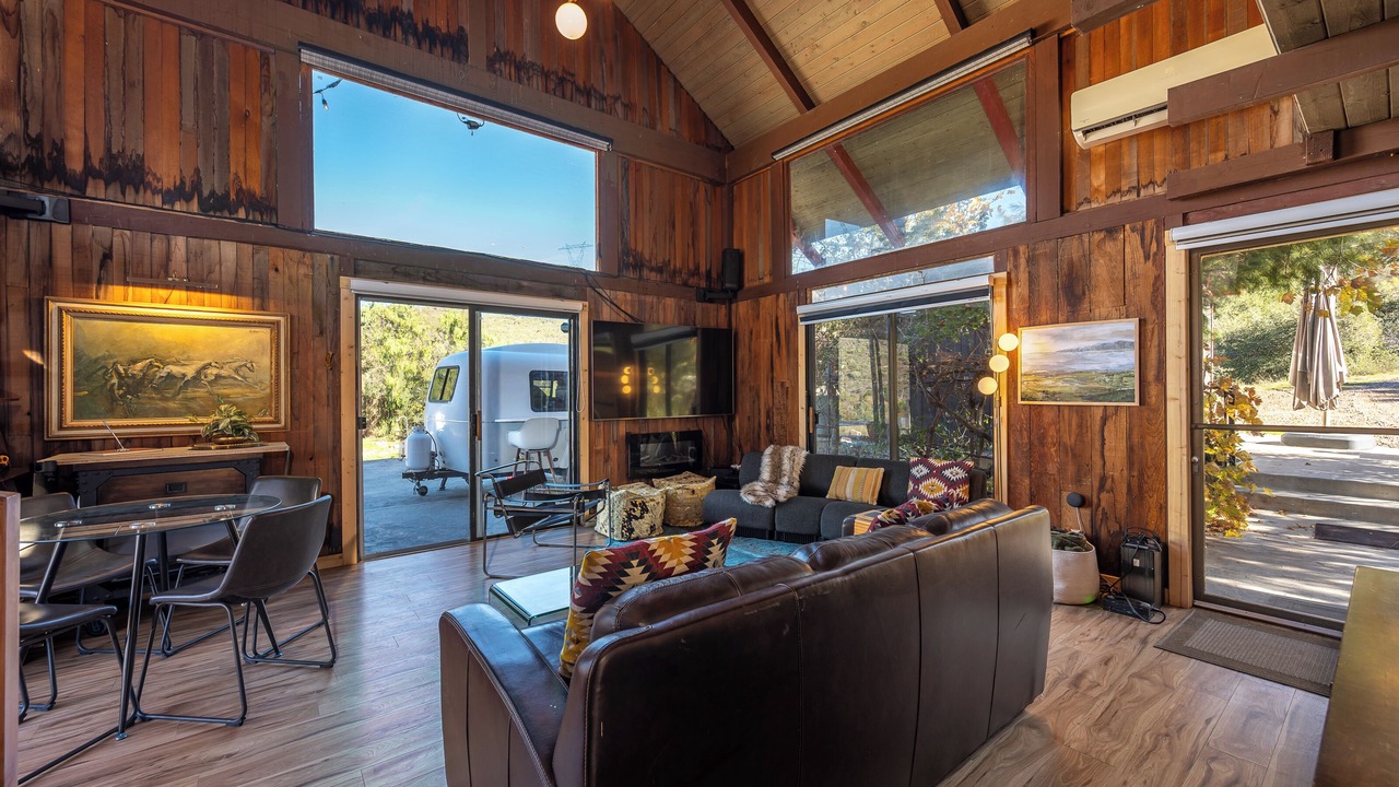 Photo of Livingroom in Santa Clarita