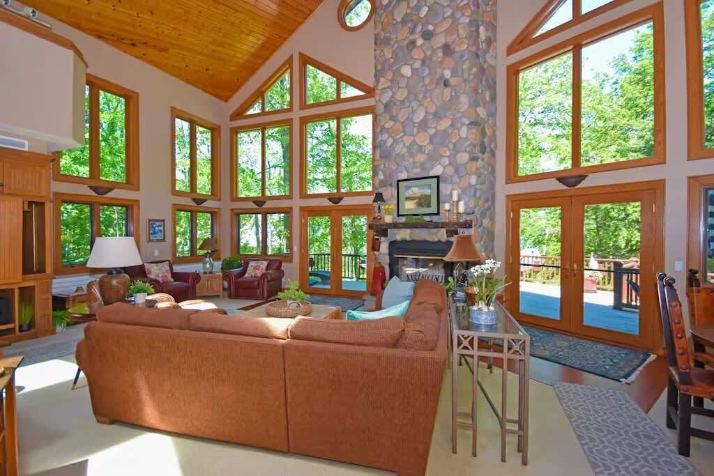 Photo of Livingroom in Empire