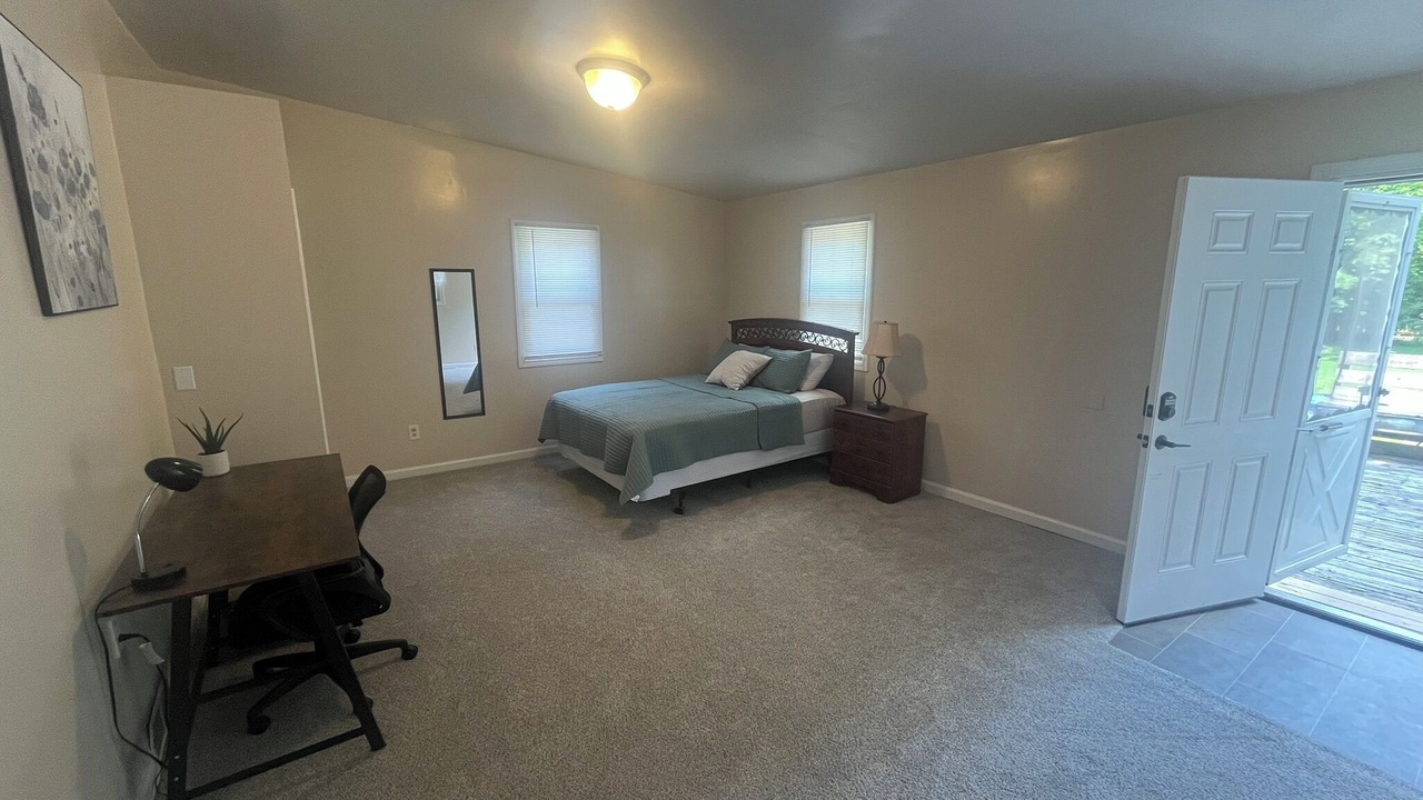 Photo of Bedroom in Lansing