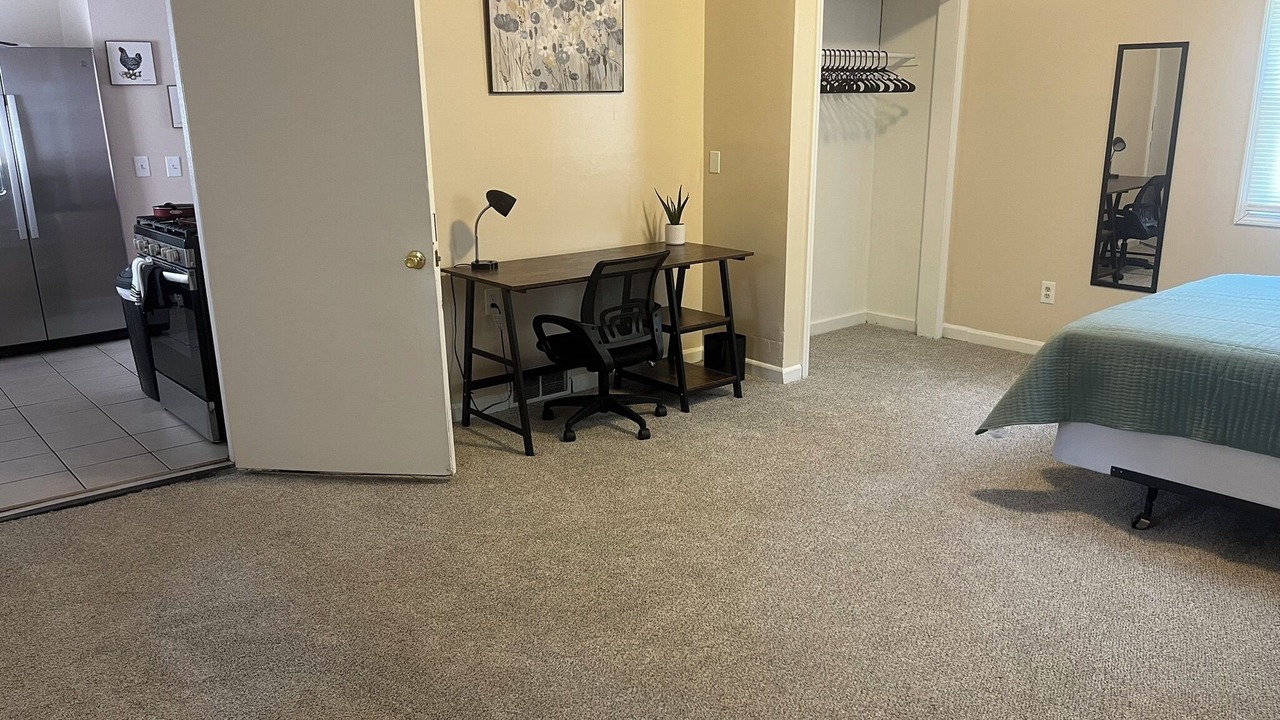 Photo of Bedroom in Lansing