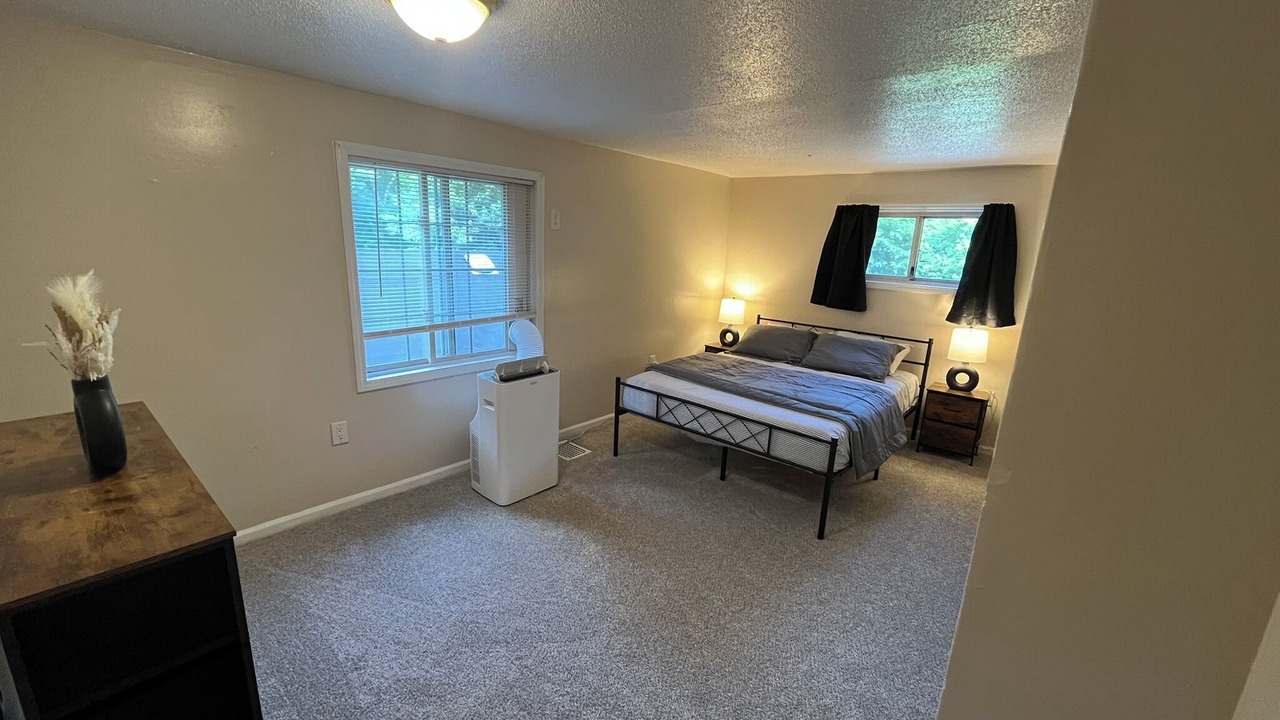 Photo of Bedroom in Lansing