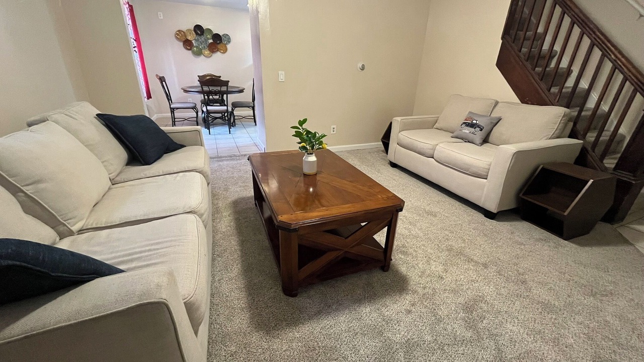 Photo of Livingroom in Lansing