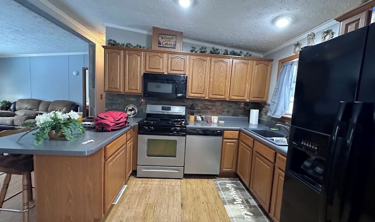 Photo of Kitchen in Higgins Lake