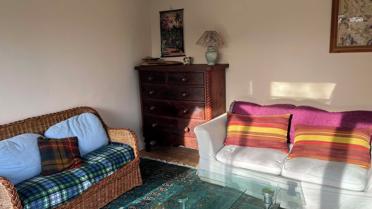 Photo of Livingroom in Box