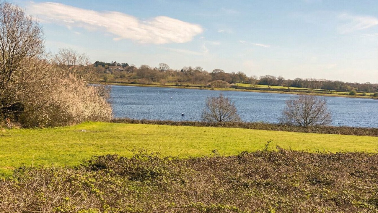 Photo of Others in Cradley