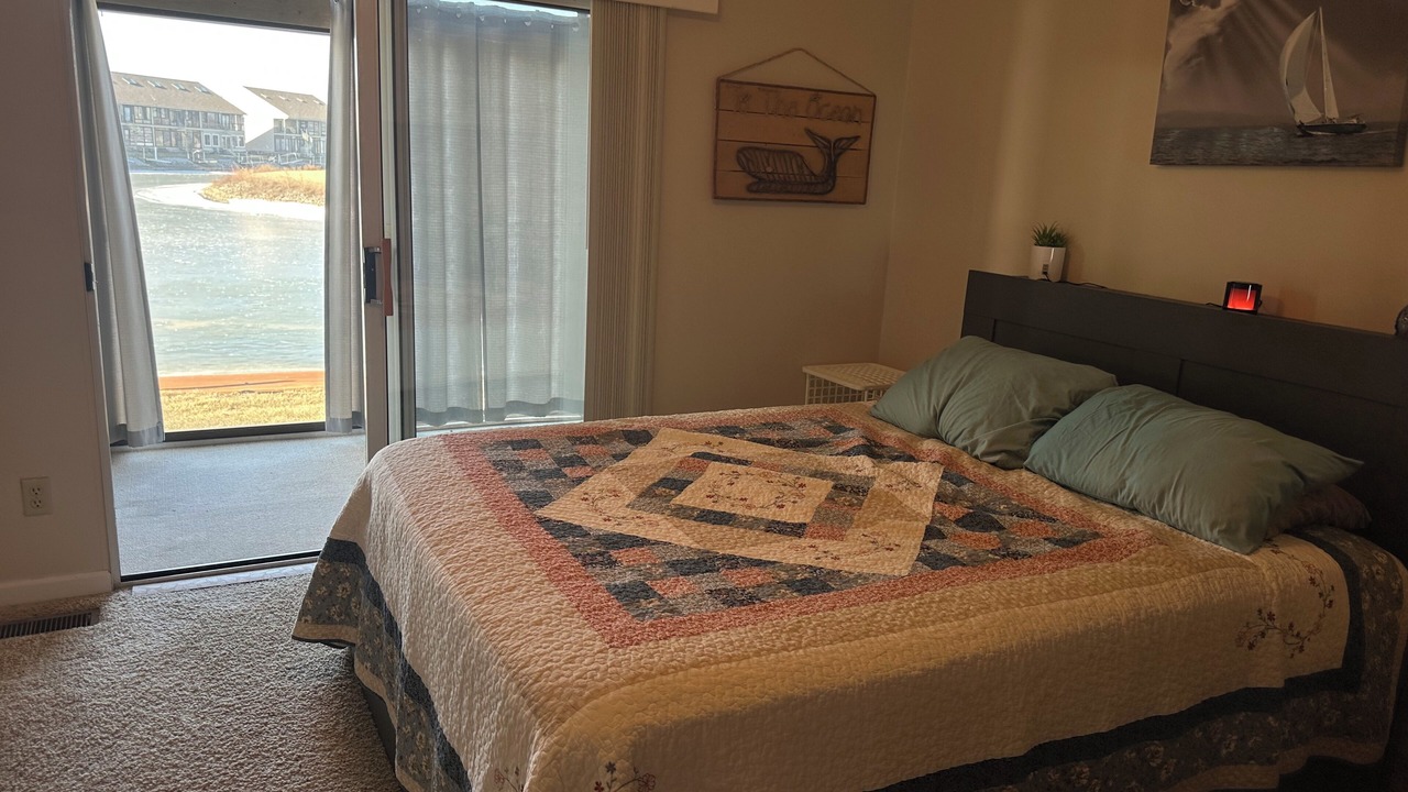 Photo of Bedroom in Oak Harbor