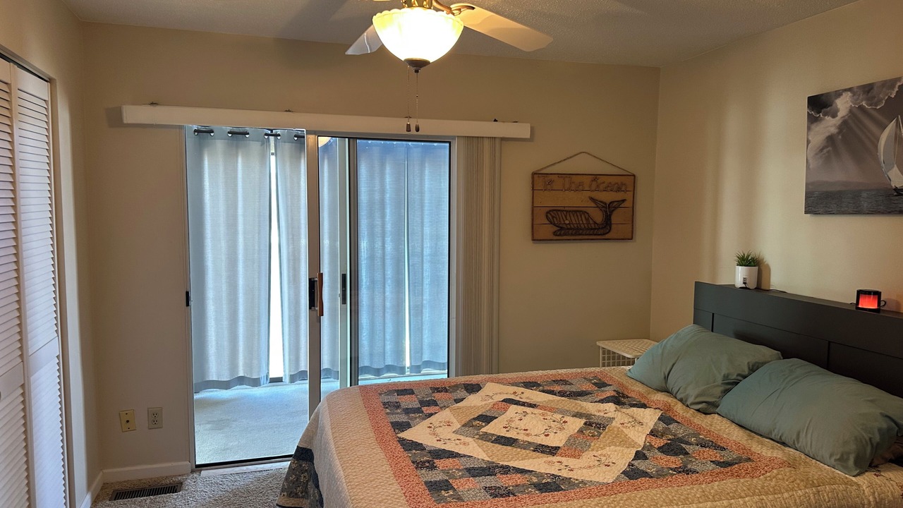 Photo of Bedroom in Oak Harbor
