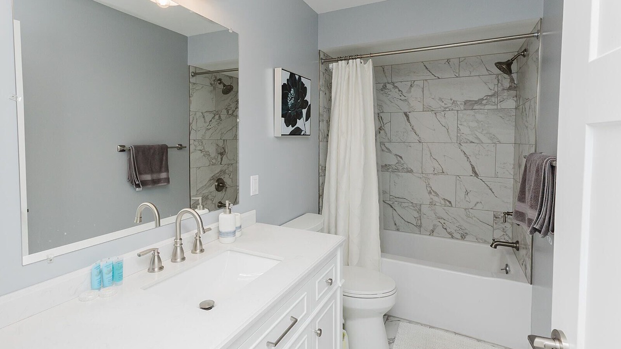 Photo of Bathroom in Pigeon