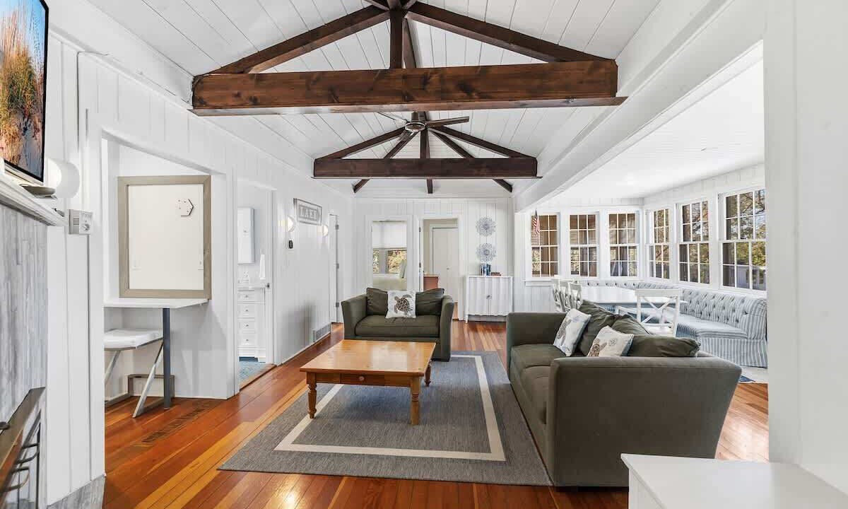 Photo of Bedroom in Grand Beach