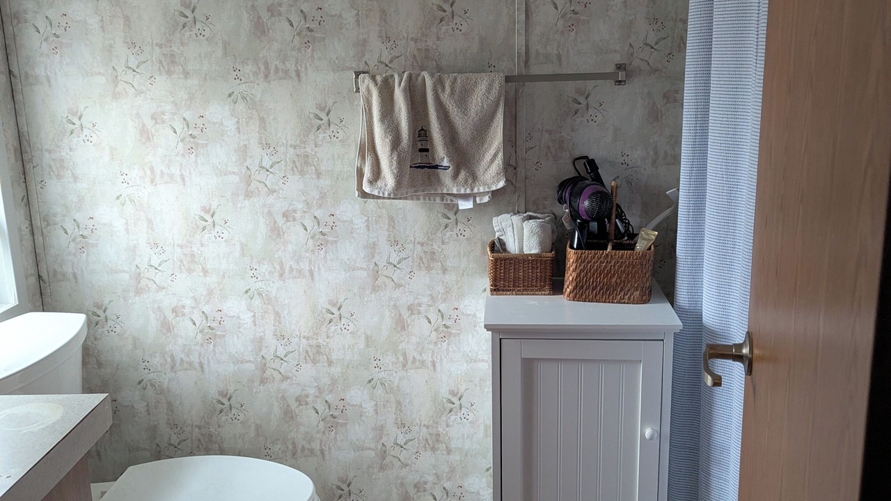 Photo of Bathroom in Oak Harbor