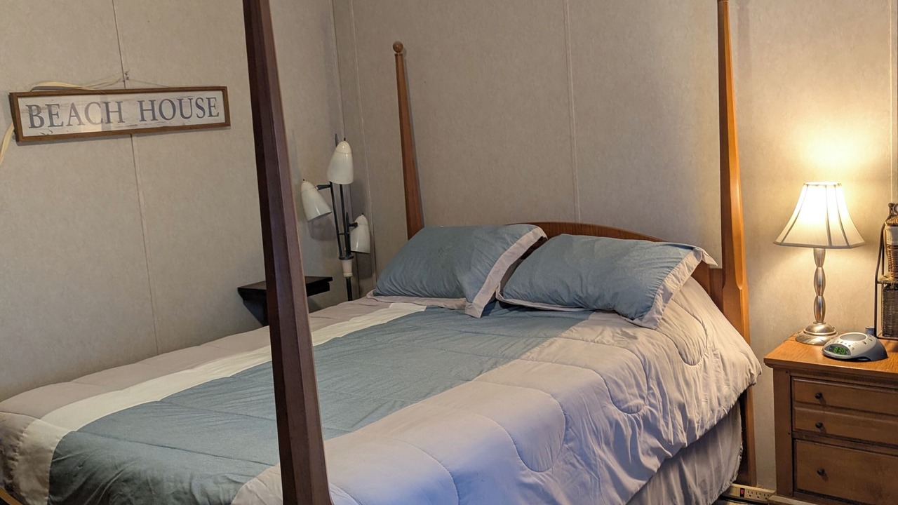 Photo of Bedroom in Oak Harbor