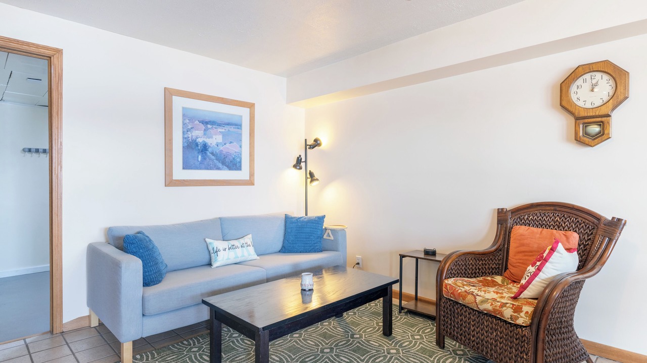 Photo of Livingroom in Paw Paw