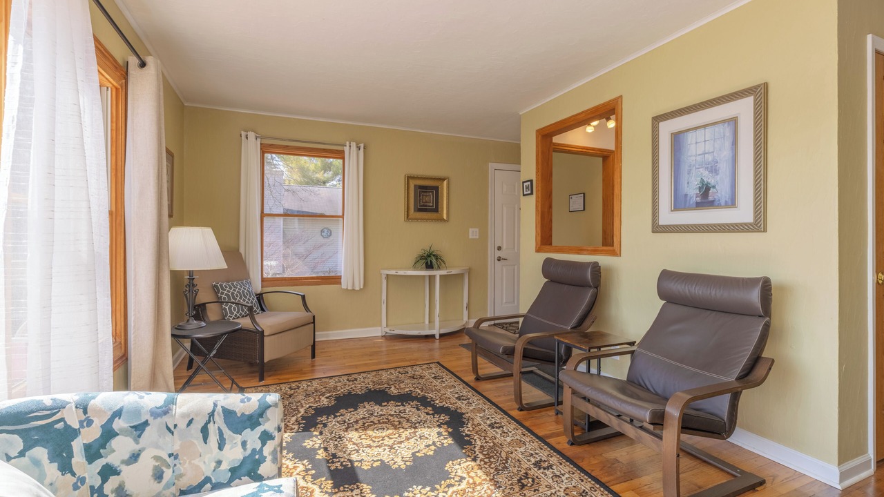 Photo of Livingroom in Paw Paw