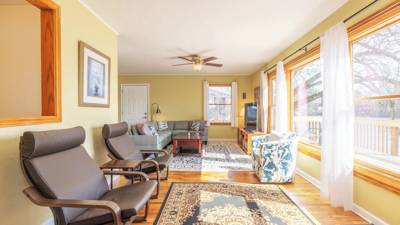 Photo of Livingroom in Paw Paw
