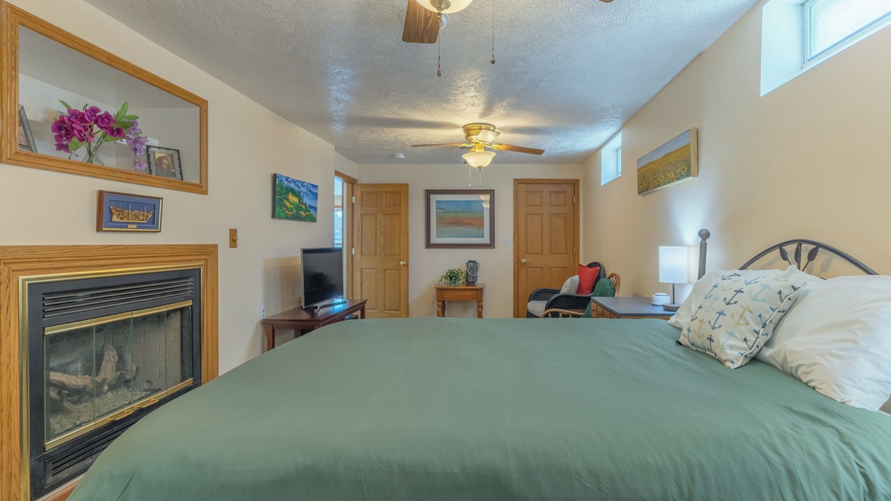 Photo of Bedroom in Paw Paw
