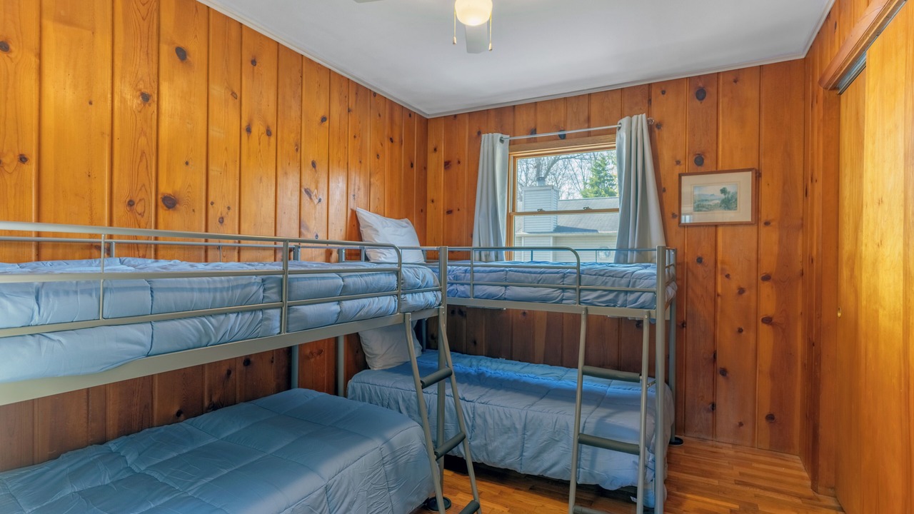 Photo of Bedroom in Paw Paw