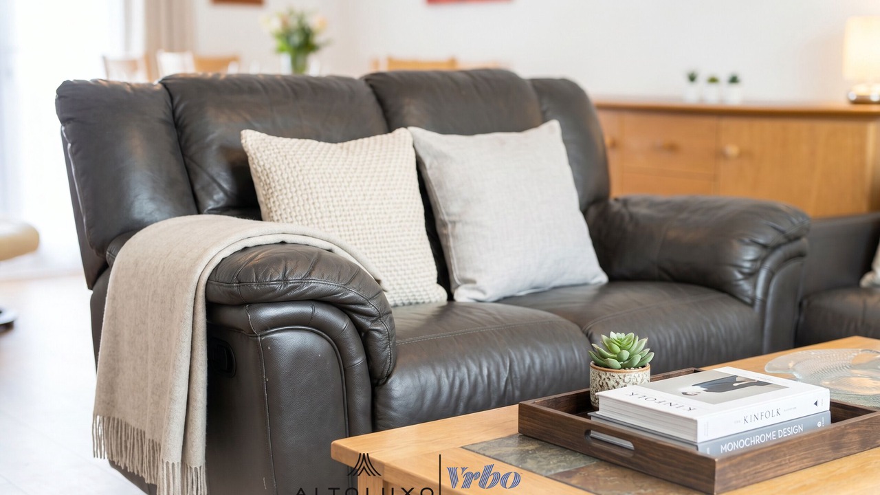 Photo of Livingroom in Little Stoke