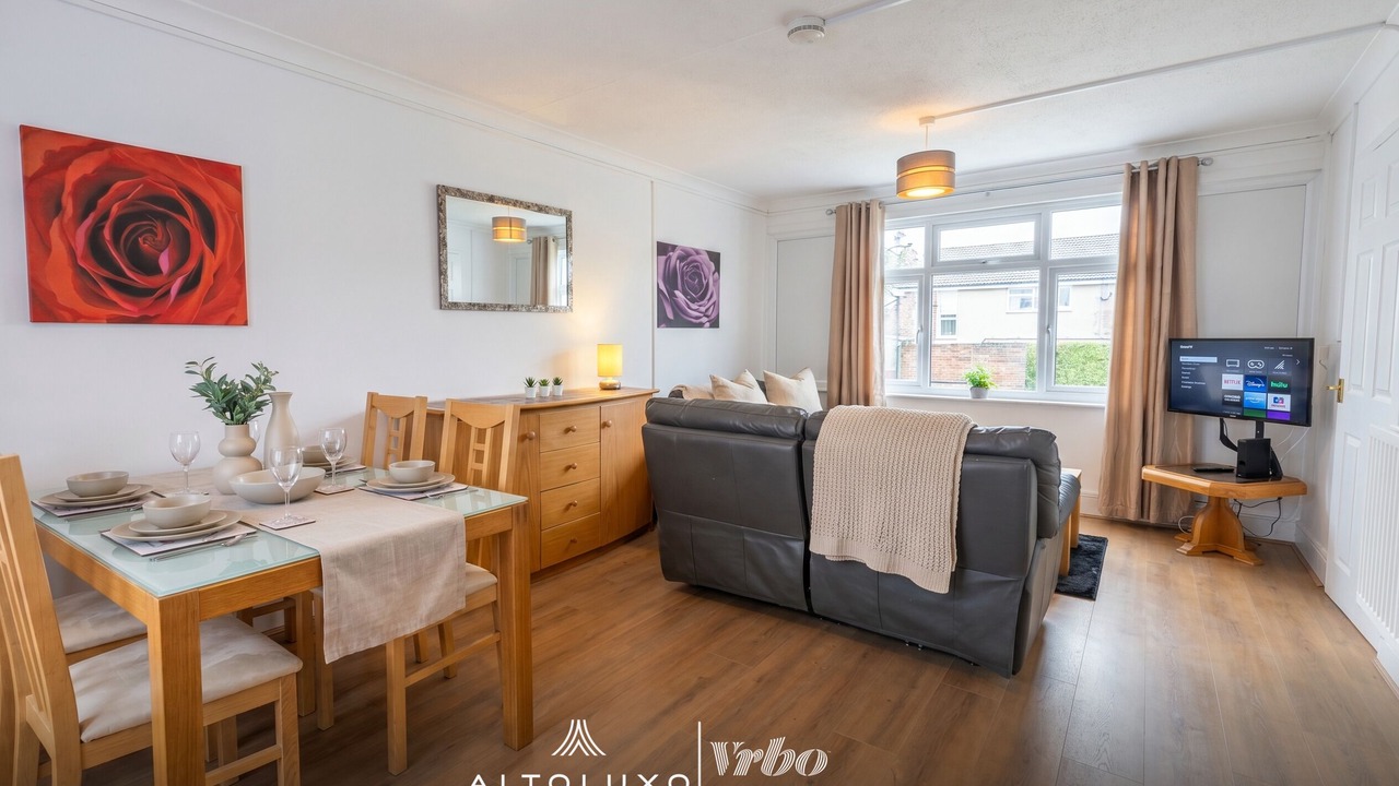 Photo of Livingroom in Little Stoke