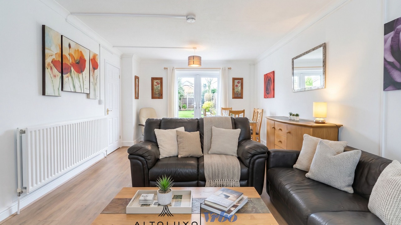 Photo of Livingroom in Little Stoke