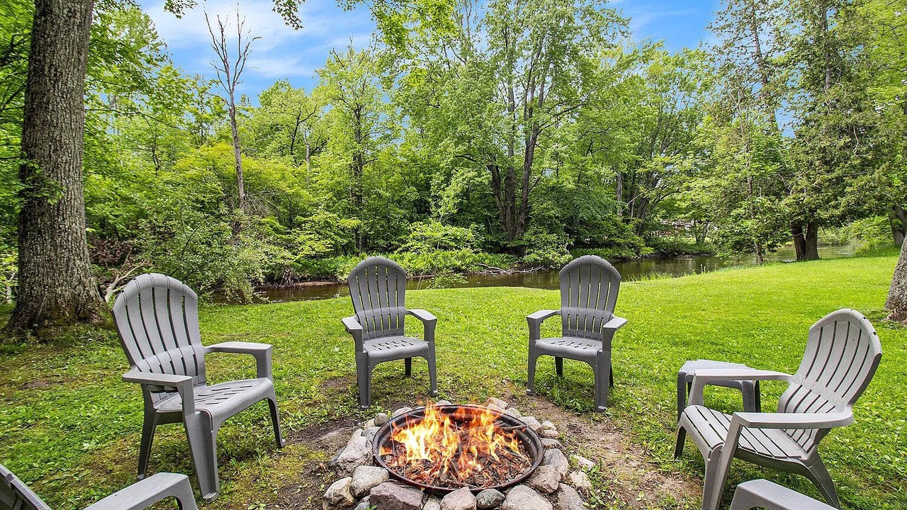 Photo of Outdoor in Branch