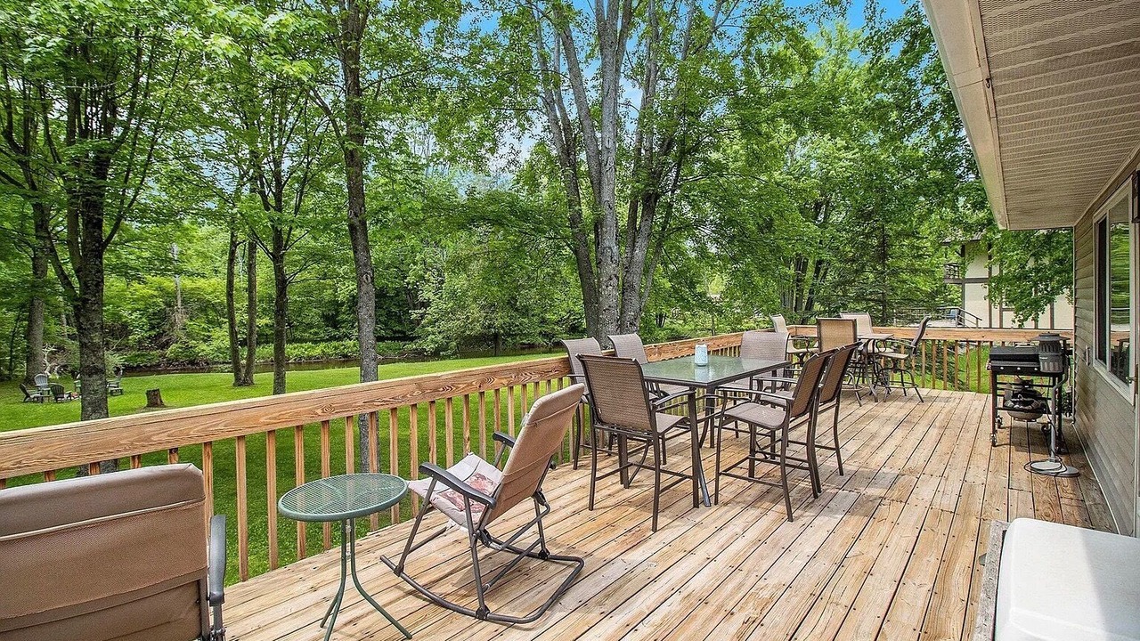 Photo of Outdoor in Branch
