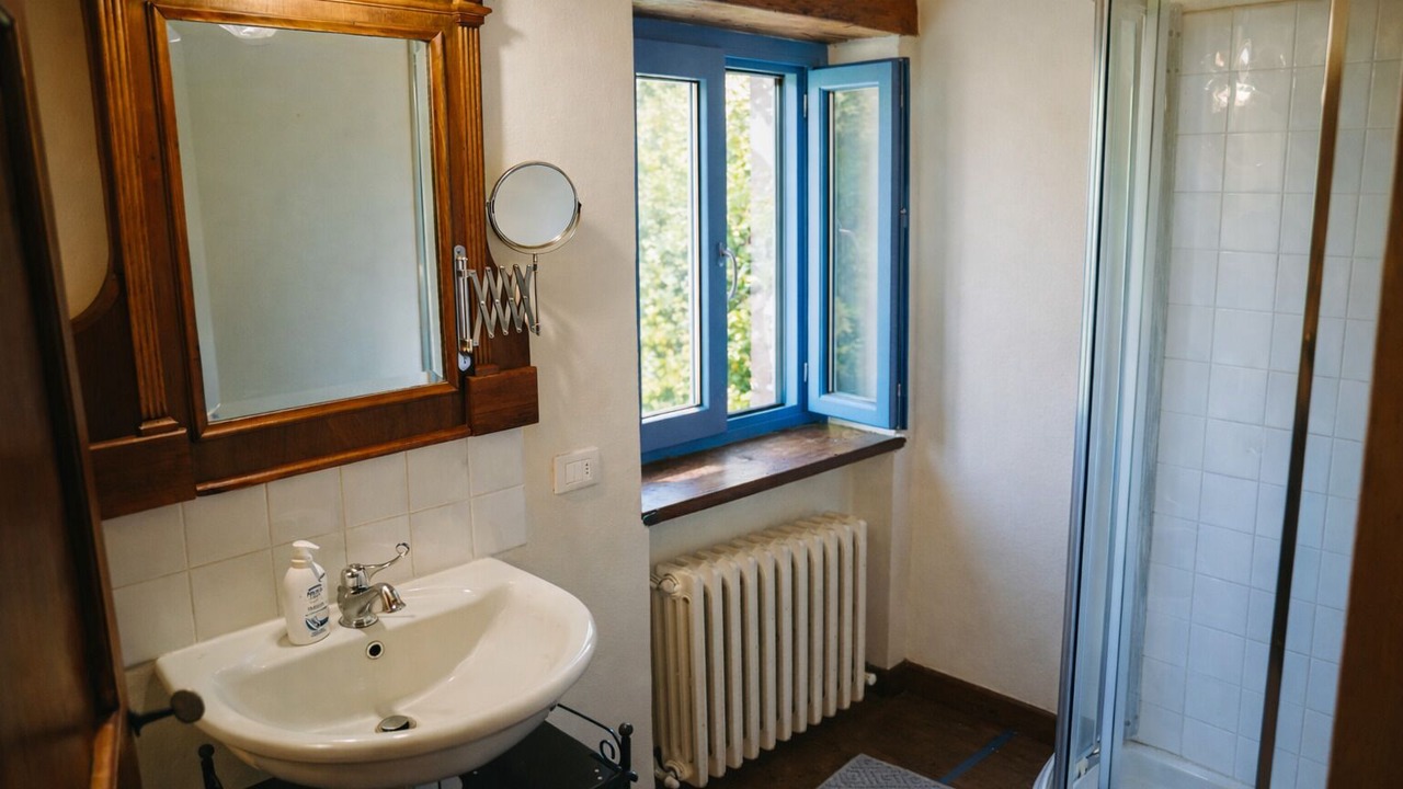 Photo of Bathroom in Todi