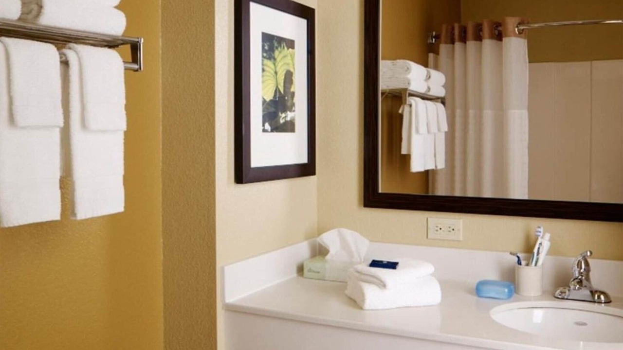 Photo of Bathroom in Raisin