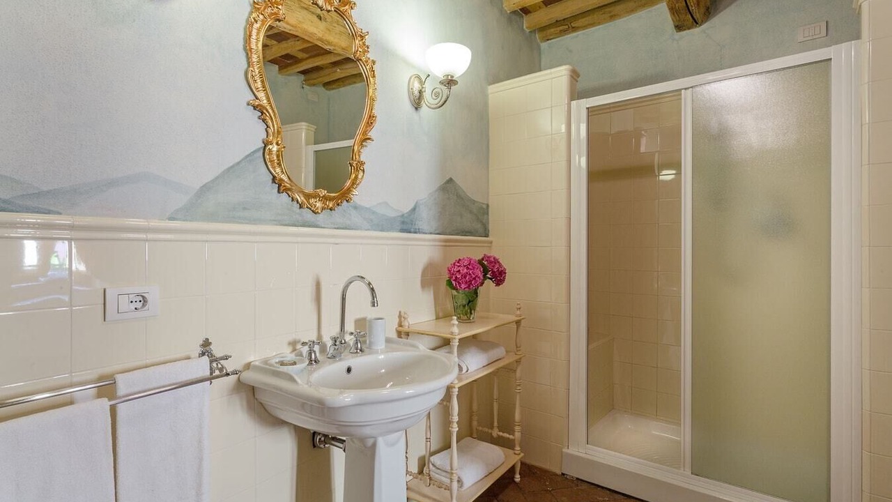 Photo of Bathroom in Guamo
