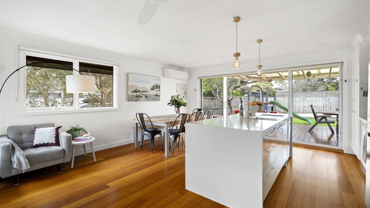 Photo of Livingroom in Mordialloc