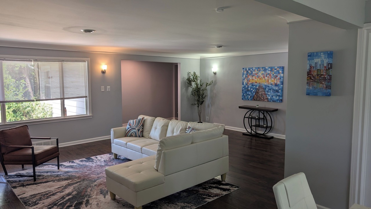 Photo of Livingroom in Romulus