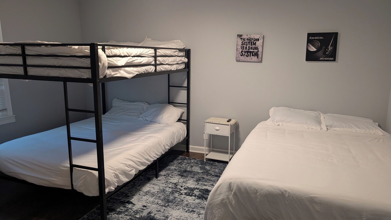 Photo of Bedroom in Romulus