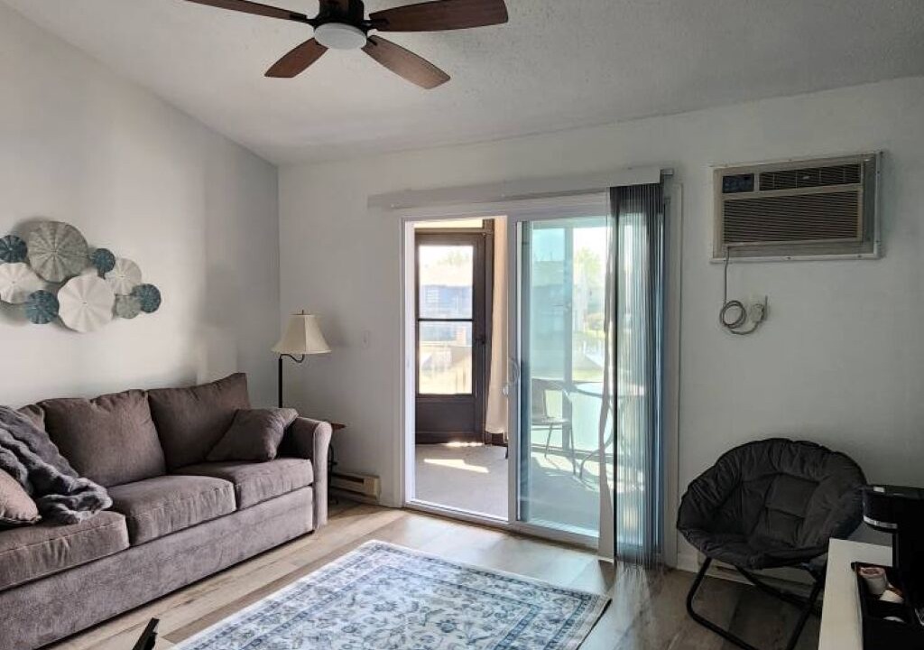 Photo of Livingroom in Oak Harbor