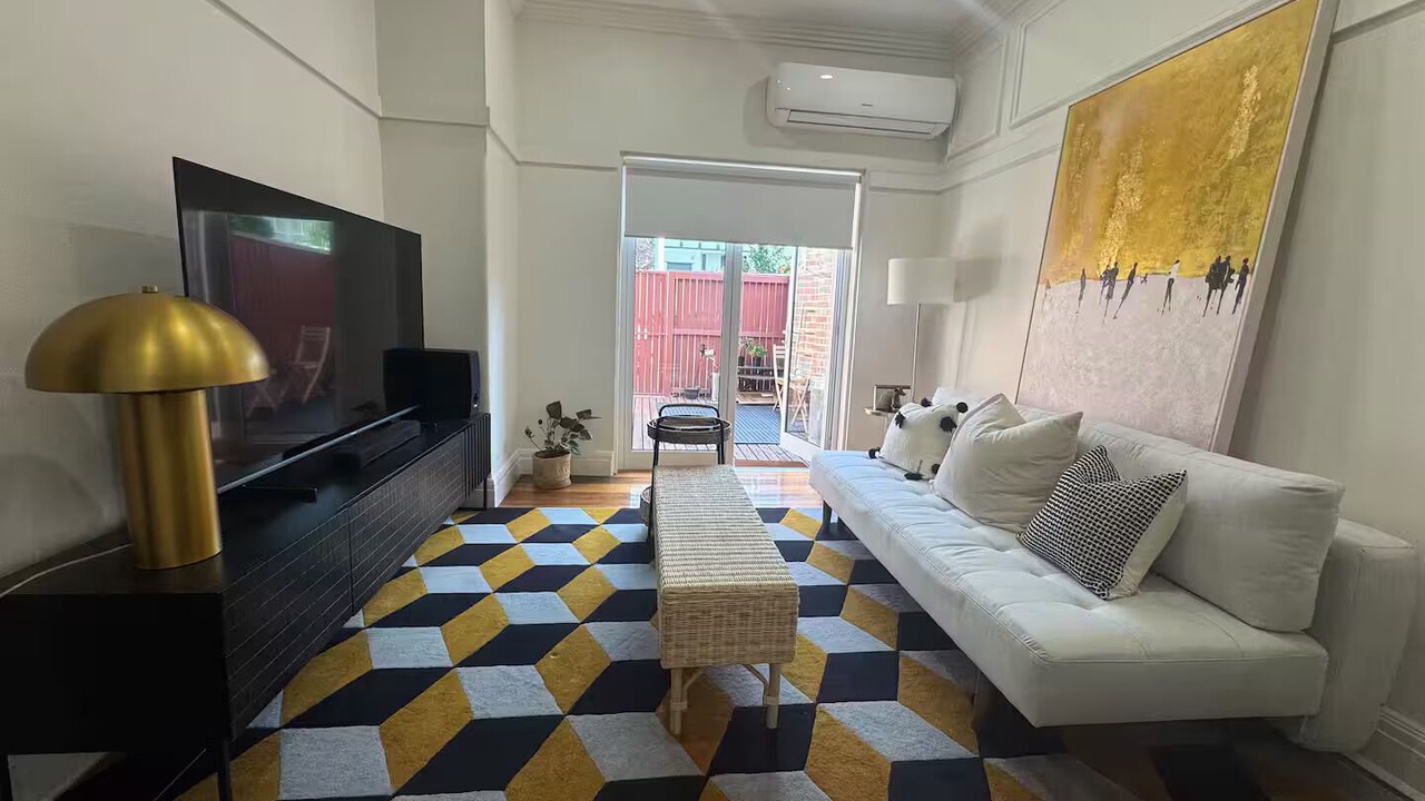 Photo of Livingroom in Surrey Hills
